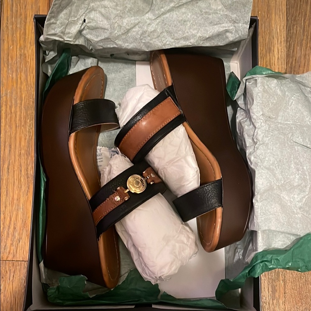 ❌SOLD❌. Stylish Black and Brown Women's Wedge Sandals